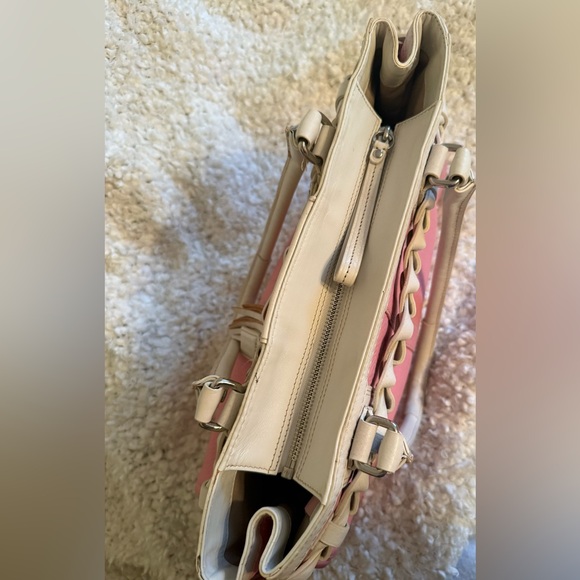 Authentic COACH Leather tote women’s bag satchel - Picture 6 of 7